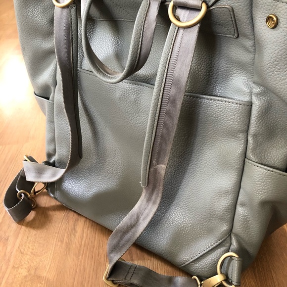 Freshly picked gray backpack ( used with some minor marks ) main image 4